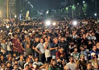 فیفا ورلڈ کپ کا فائنل اور اسلام آباد کا ڈی چوک ایک بڑے اسٹیڈیم کا منظر