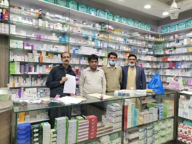 راولپنڈی میں ڈرگ انسپکٹر اور مبینہ فرنٹ مین کے خلاف شکایات، شفاف تحقیقات کا مطالبہ