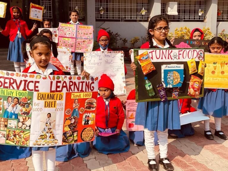 بچوں کو گندے پاپڑ سے ڈرانے کا انوکھا طریقہ، کیا پاکستان میں بھی ایسی آگاہی مہم ہونی چاہیے؟