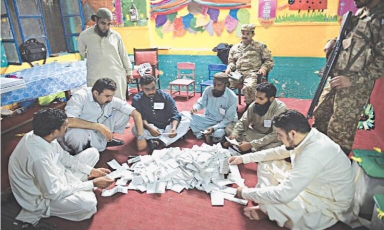 آزاد کشمیر انتخابات: مسلم لیگ (ن) 11 نشستیں جیت کر سب سے آگے، 3 پر برتری برقرار، پیپلز پارٹی 2 نشستوں پر کامیاب، 4 پر آگے