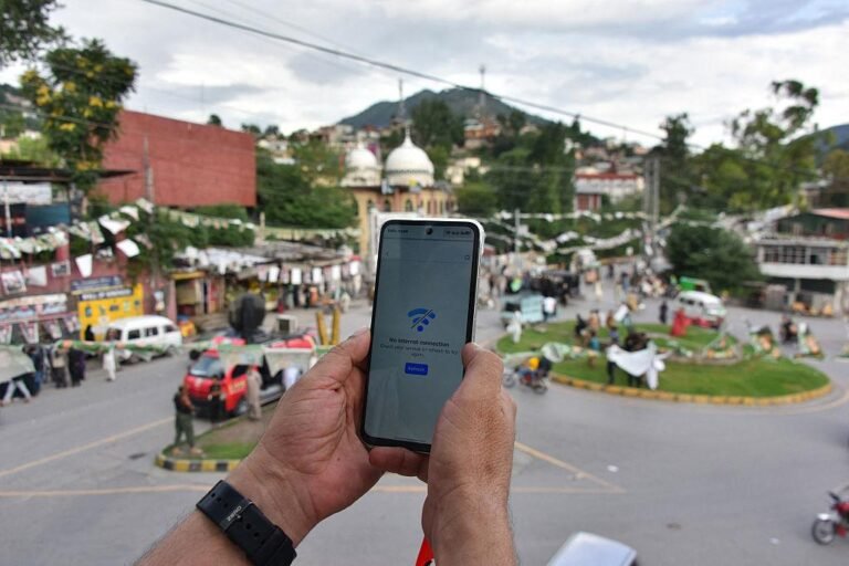 آزاد کشمیر کے 8 اضلاع میں انٹرنیٹ سروس مرحلہ وار بحال کرنے کا فیصلہ